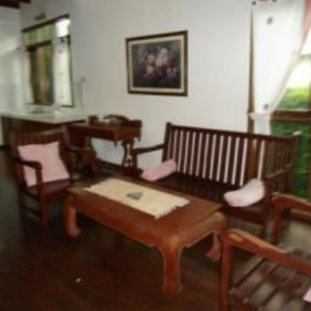 Nasta Inn Trawas Exterior foto