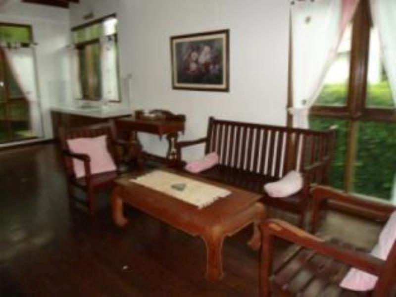 Nasta Inn Trawas Exterior foto